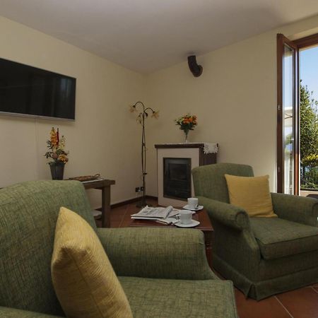 The Cottage On The Lake - Happy Rentals Baveno Extérieur photo