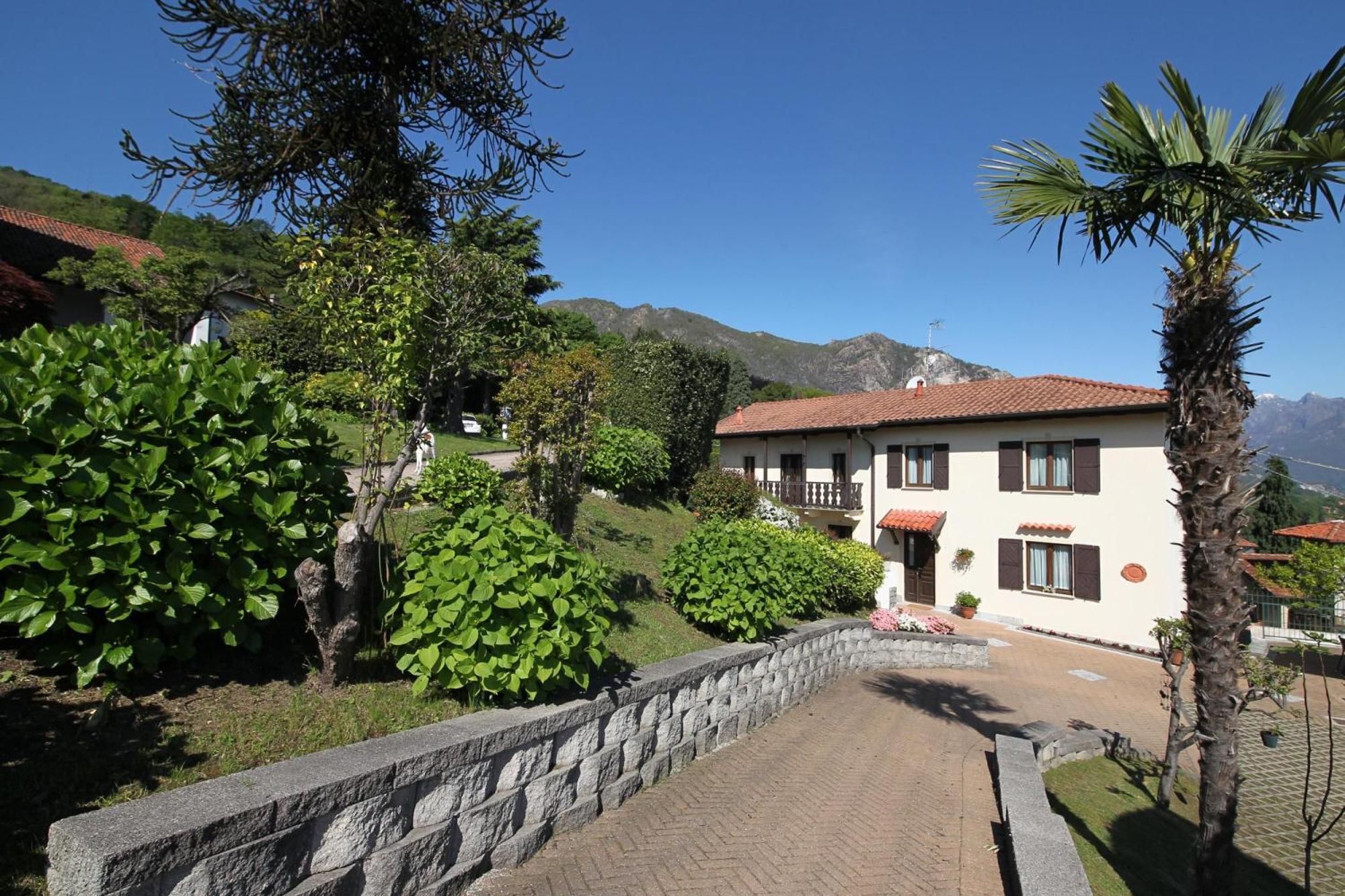 The Cottage On The Lake - Happy Rentals Baveno Extérieur photo