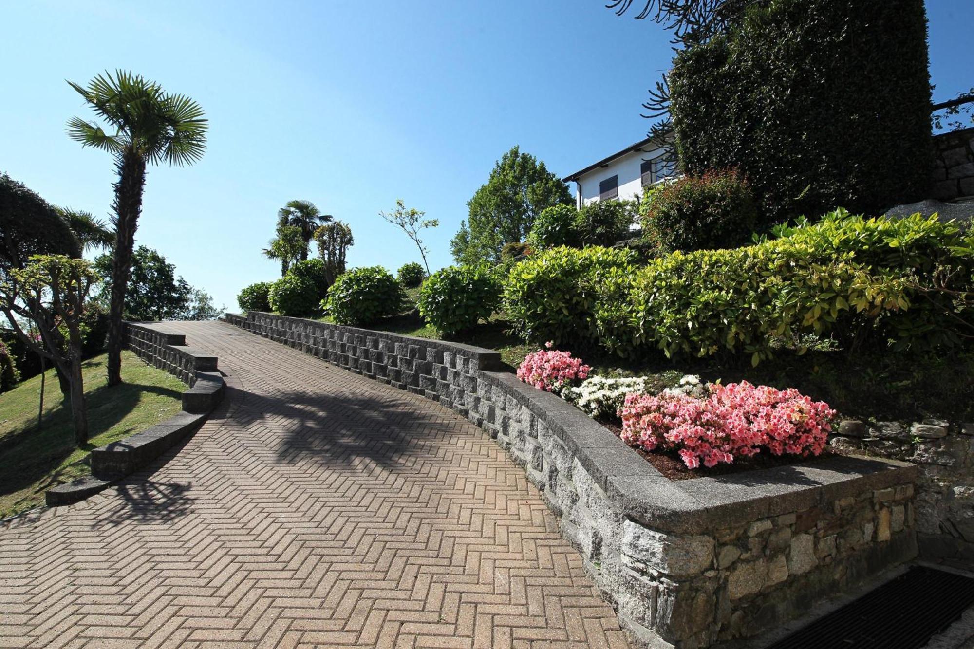 The Cottage On The Lake - Happy Rentals Baveno Extérieur photo