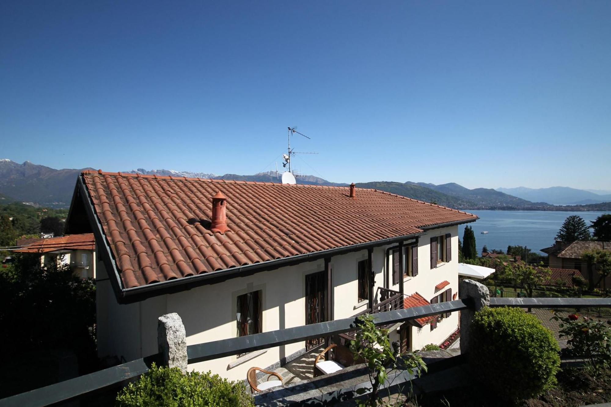 The Cottage On The Lake - Happy Rentals Baveno Extérieur photo