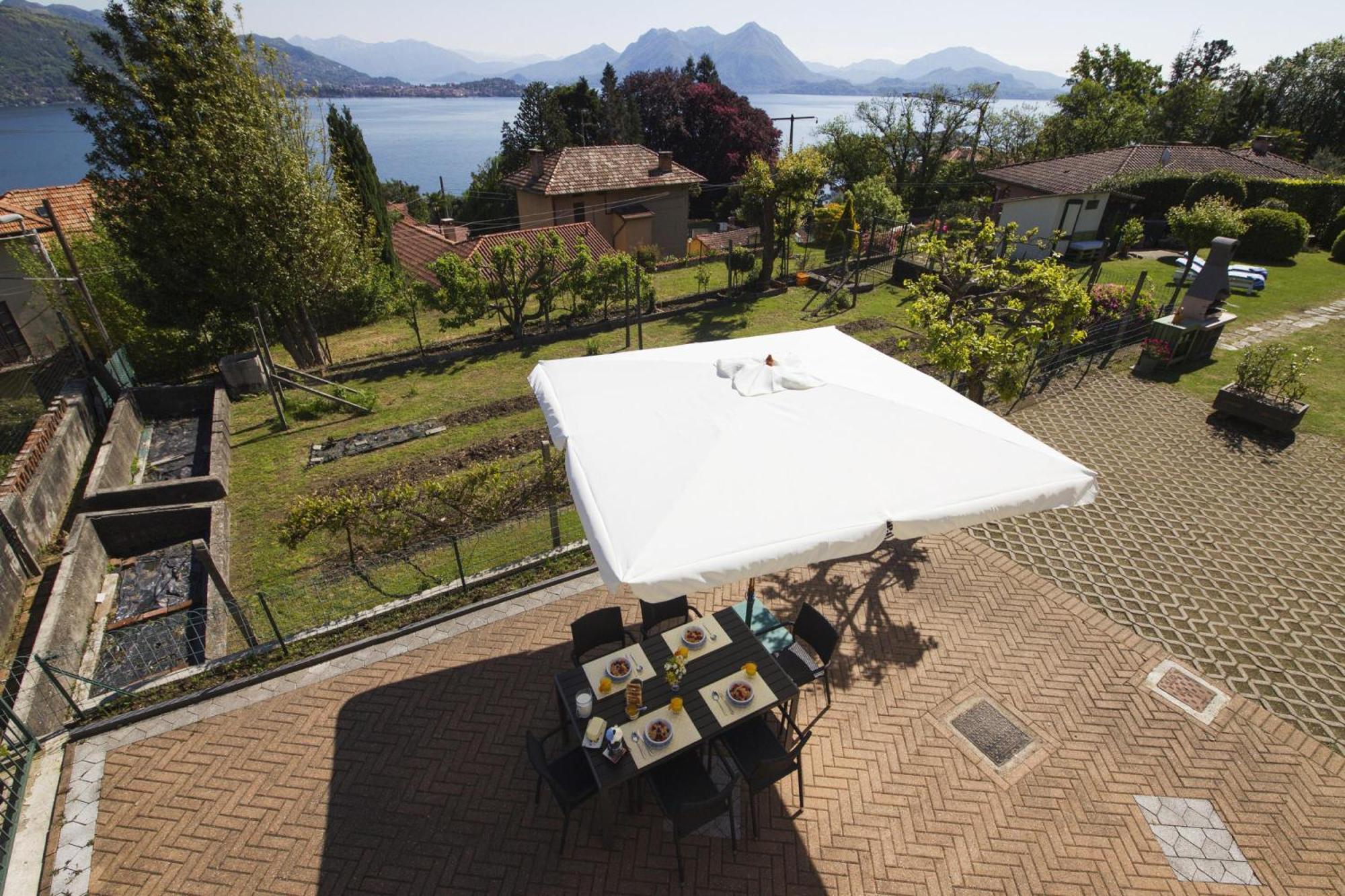 The Cottage On The Lake - Happy Rentals Baveno Extérieur photo