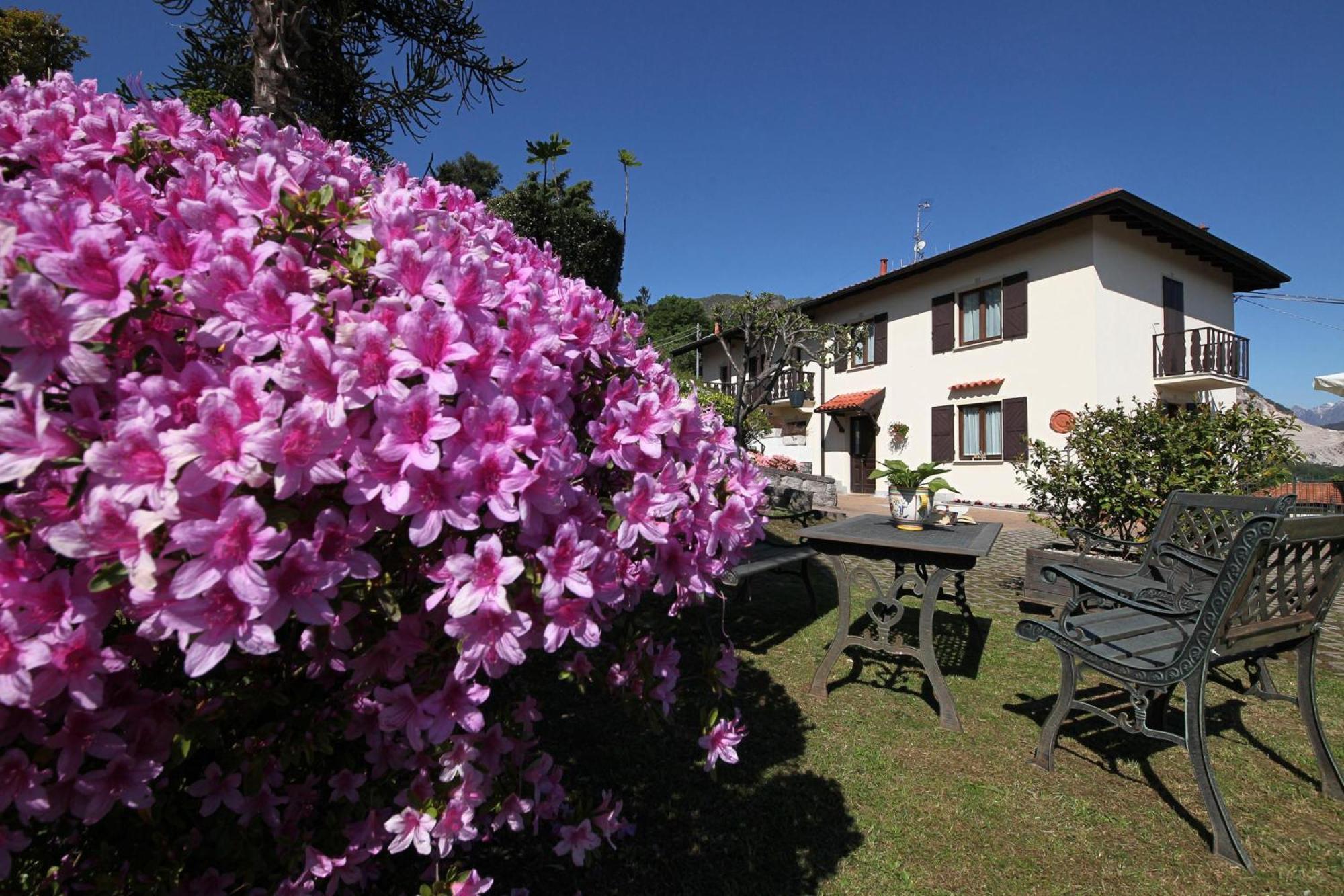 The Cottage On The Lake - Happy Rentals Baveno Extérieur photo