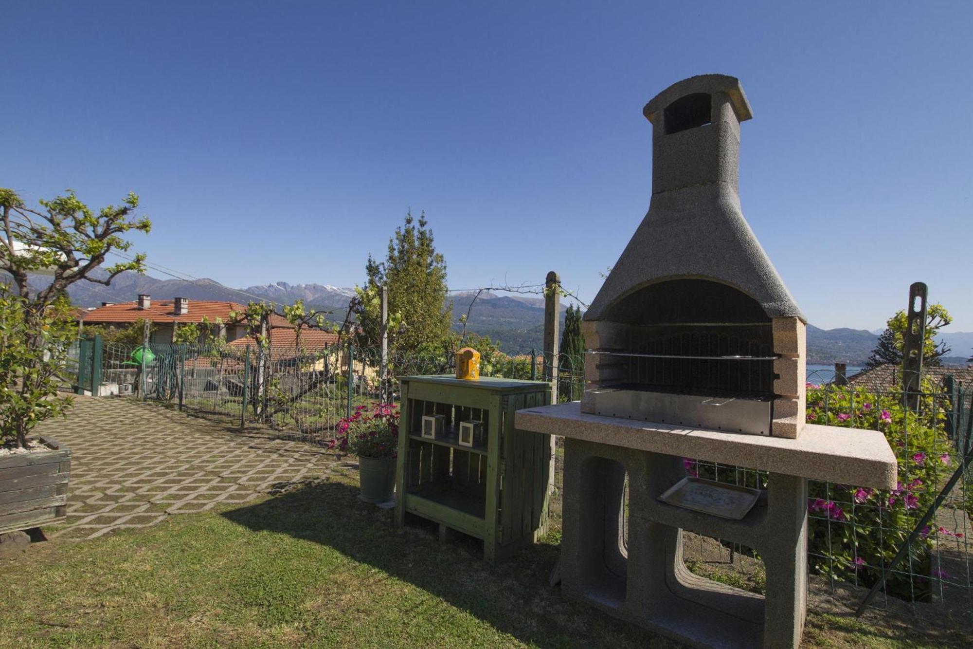 The Cottage On The Lake - Happy Rentals Baveno Extérieur photo