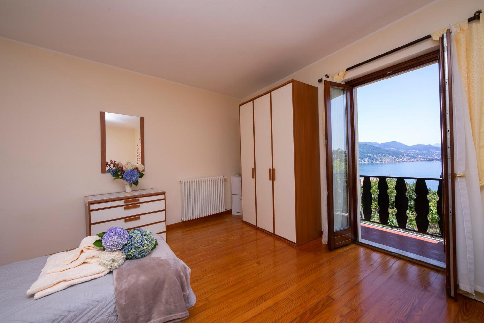 The Cottage On The Lake - Happy Rentals Baveno Extérieur photo