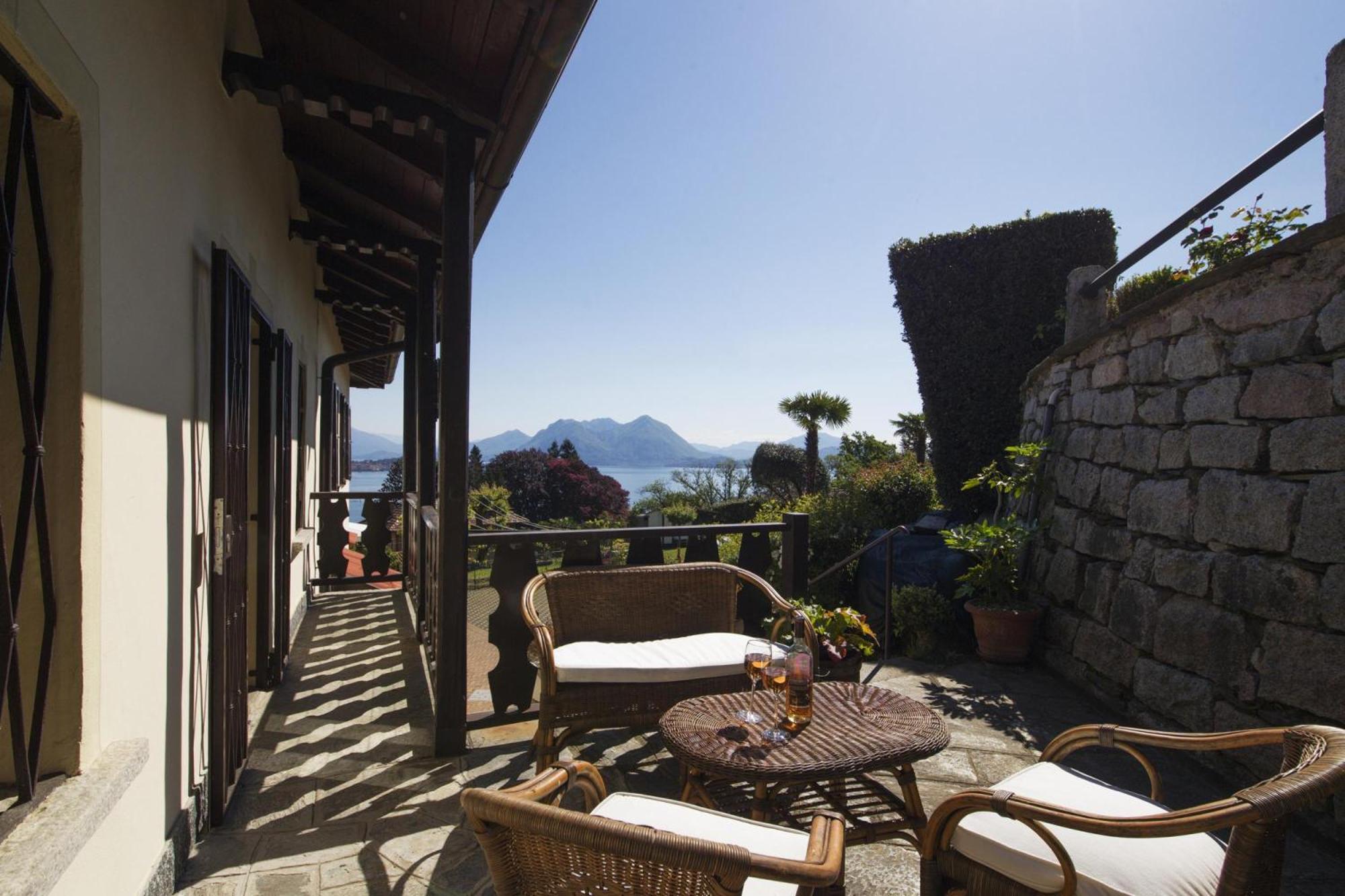 The Cottage On The Lake - Happy Rentals Baveno Extérieur photo