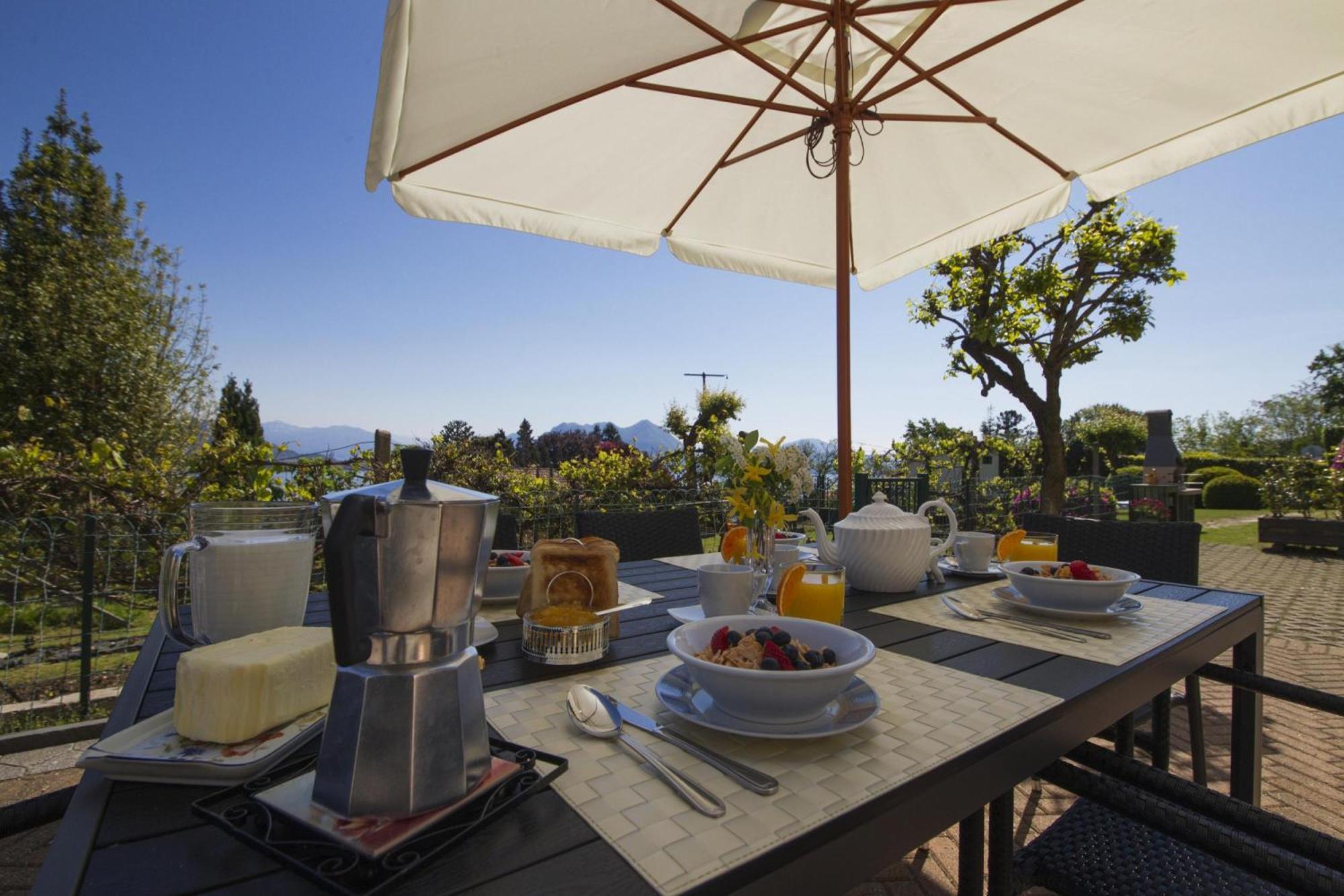 The Cottage On The Lake - Happy Rentals Baveno Extérieur photo