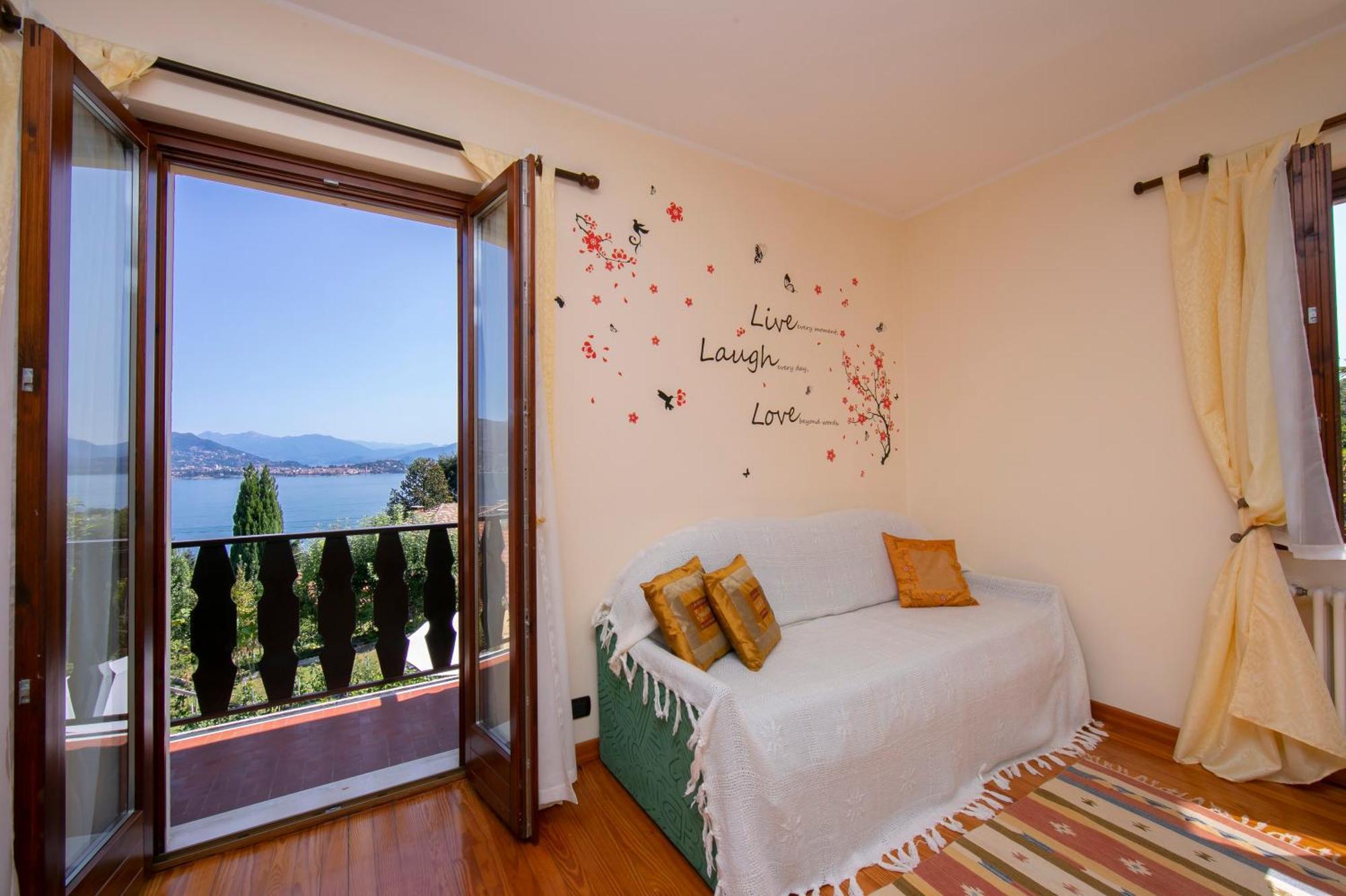 The Cottage On The Lake - Happy Rentals Baveno Extérieur photo